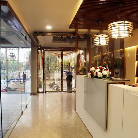 Awadh Inn Noida Ngoại thất bức ảnh