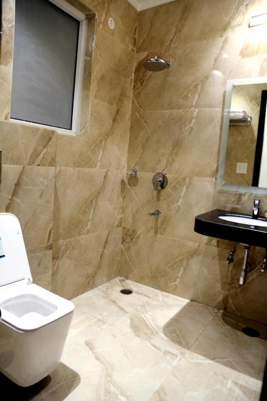 Awadh Inn Noida Ngoại thất bức ảnh