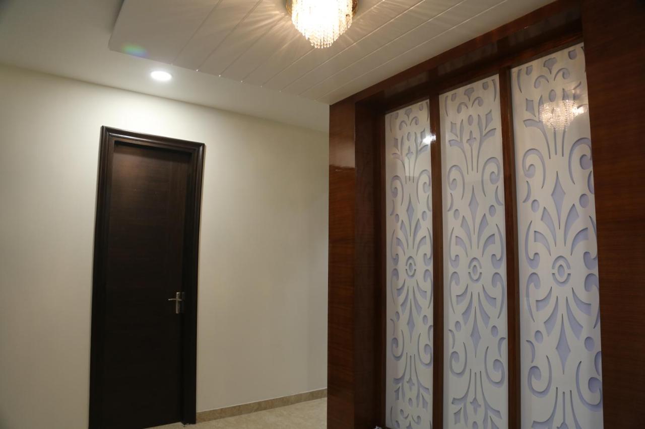 Awadh Inn Noida Ngoại thất bức ảnh